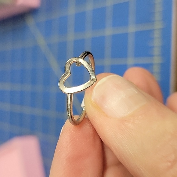 Heart Silver Ring Size 5 - Picture 2 of 3